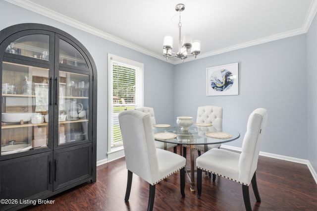 213 Club Oak Ct, Louisville, KY 40223