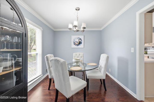 213 Club Oak Ct, Louisville, KY 40223