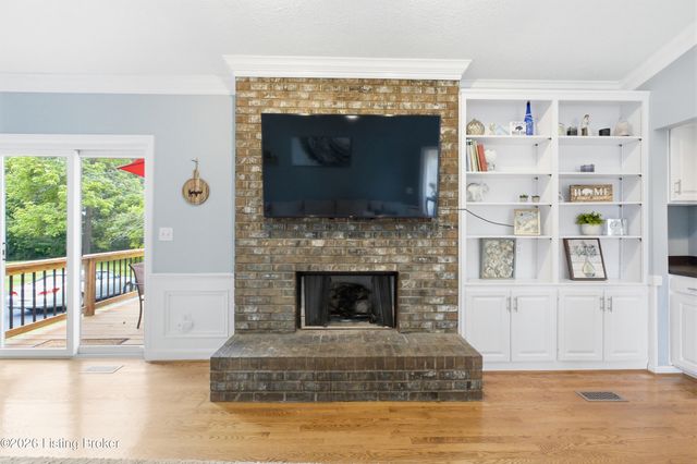 213 Club Oak Ct, Louisville, KY 40223