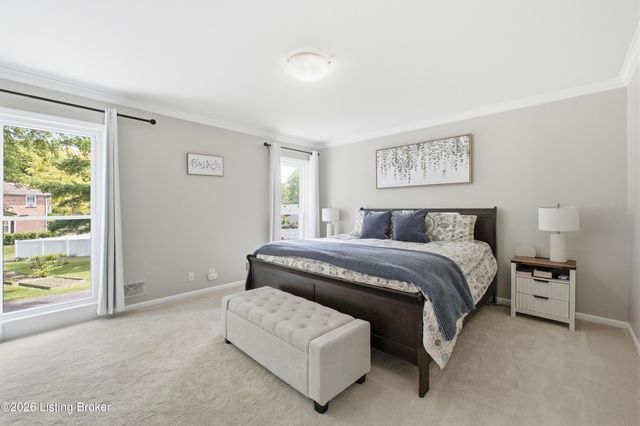 213 Club Oak Ct, Louisville, KY 40223