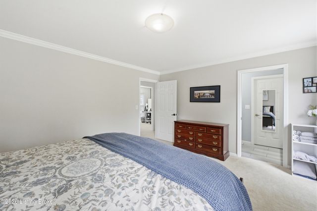 213 Club Oak Ct, Louisville, KY 40223