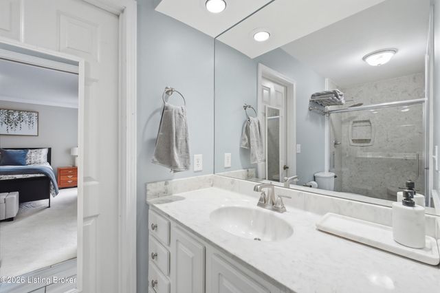 213 Club Oak Ct, Louisville, KY 40223