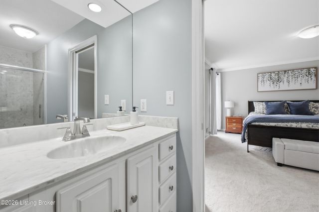 213 Club Oak Ct, Louisville, KY 40223
