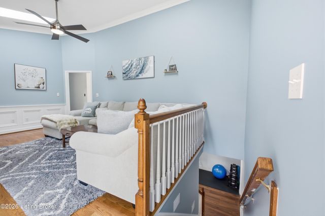 213 Club Oak Ct, Louisville, KY 40223