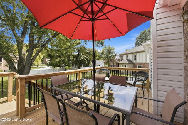 213 Club Oak Ct, Louisville, KY 40223