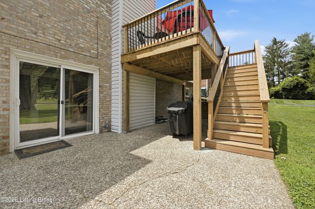 213 Club Oak Ct, Louisville, KY 40223