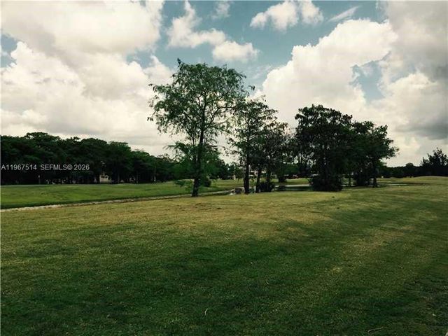 8043 Lagos De Campo Blvd F-3, Tamarac, FL 33321