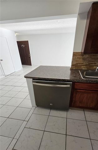 211 Lake Pointe Dr 102, Oakland Park, FL 33309