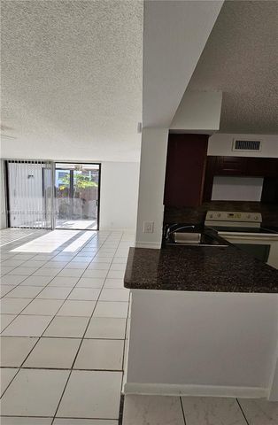 211 Lake Pointe Dr 102, Oakland Park, FL 33309