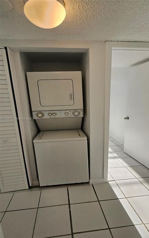 211 Lake Pointe Dr 102, Oakland Park, FL 33309