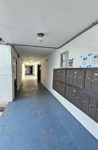 211 Lake Pointe Dr 102, Oakland Park, FL 33309