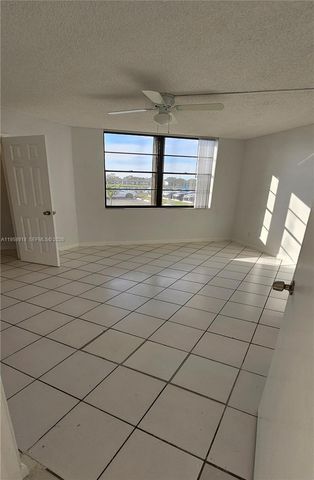 211 Lake Pointe Dr 102, Oakland Park, FL 33309