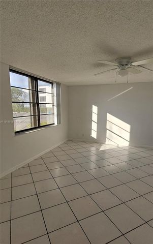 211 Lake Pointe Dr 102, Oakland Park, FL 33309