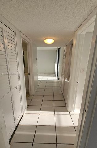 211 Lake Pointe Dr 102, Oakland Park, FL 33309