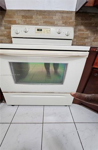 211 Lake Pointe Dr 102, Oakland Park, FL 33309