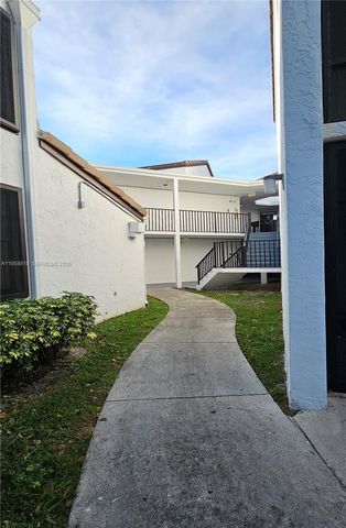 211 Lake Pointe Dr 102, Oakland Park, FL 33309