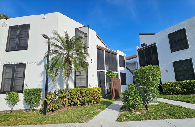 211 Lake Pointe Dr 102, Oakland Park, FL 33309