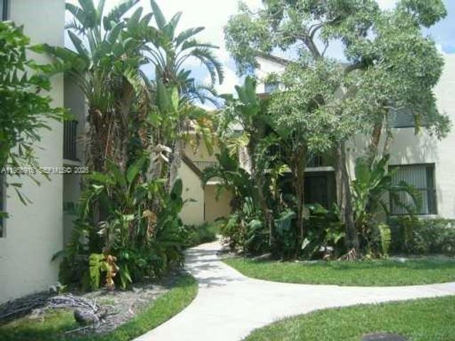 211 Lake Pointe Dr 102, Oakland Park, FL 33309