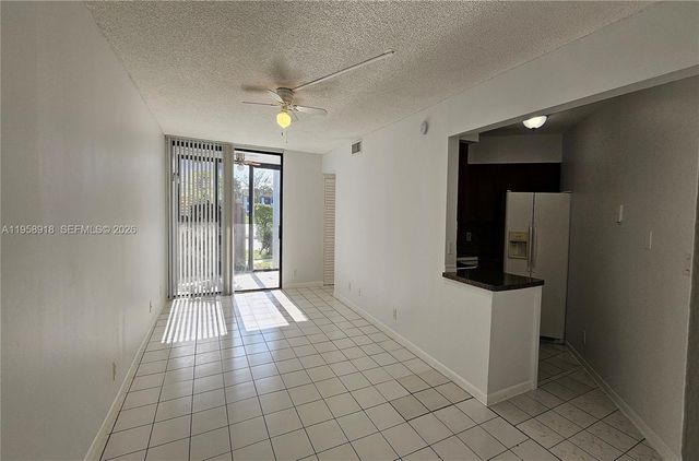 211 Lake Pointe Dr 102, Oakland Park, FL 33309