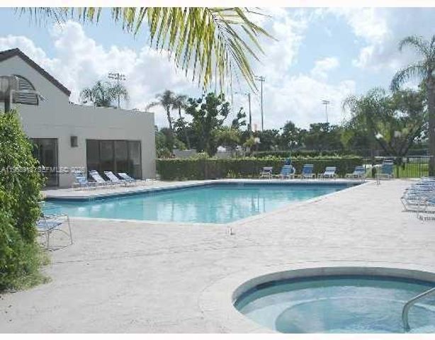 211 Lake Pointe Dr 102, Oakland Park, FL 33309