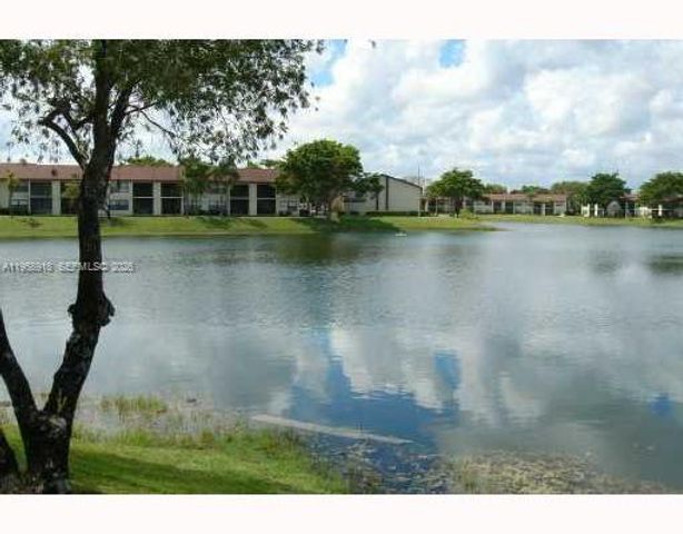 211 Lake Pointe Dr 102, Oakland Park, FL 33309