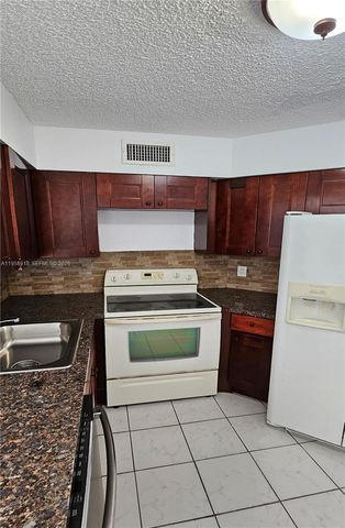 211 Lake Pointe Dr 102, Oakland Park, FL 33309