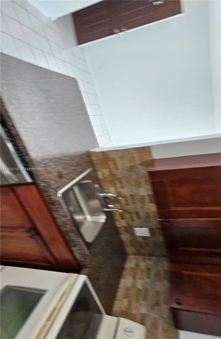 211 Lake Pointe Dr 102, Oakland Park, FL 33309