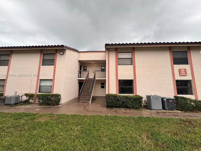 855 NE 209th St 102-34, Miami, FL 33179