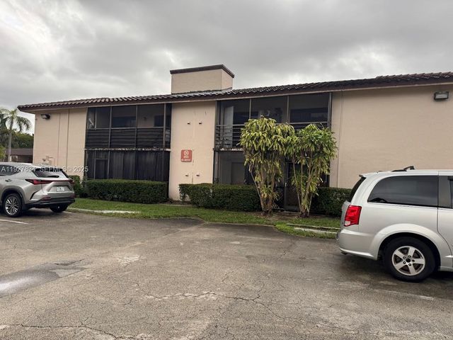 855 NE 209th St 102-34, Miami, FL 33179