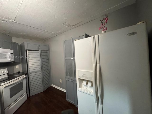 855 NE 209th St 102-34, Miami, FL 33179