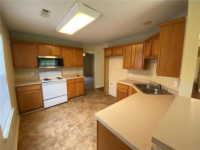 1103 Ryan Street, Bentonville, AR 72712