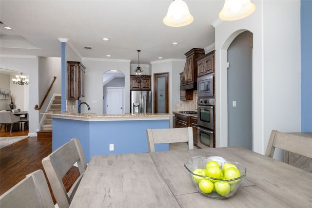 7112 CHIMNEY CREEK Drive, North Richland Hills, TX 76182