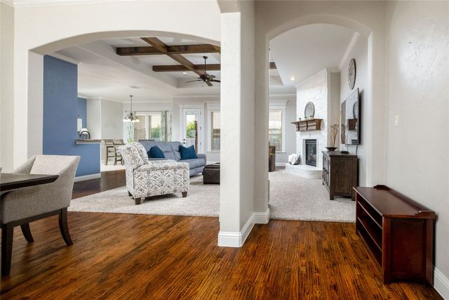 7112 CHIMNEY CREEK Drive, North Richland Hills, TX 76182