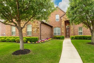7112 CHIMNEY CREEK Drive, North Richland Hills, TX 76182