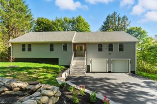 21 Hospital Hill Rd, Gardner, MA 01440