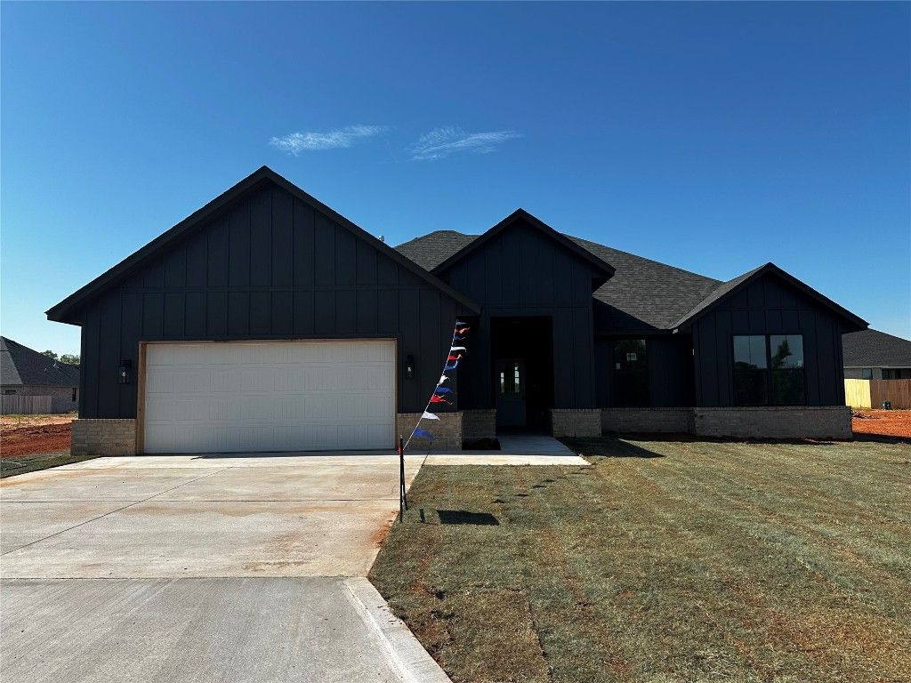 211 Shavano Street, Shawnee, OK 74804