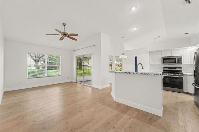 26166 NEWCOMBE CIR, Leesburg, FL 34748