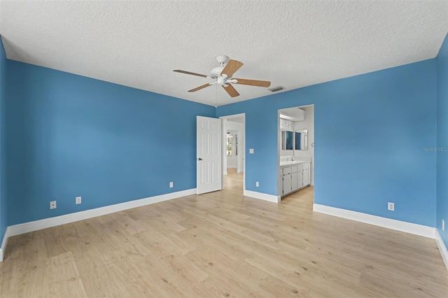 26166 NEWCOMBE CIR, Leesburg, FL 34748