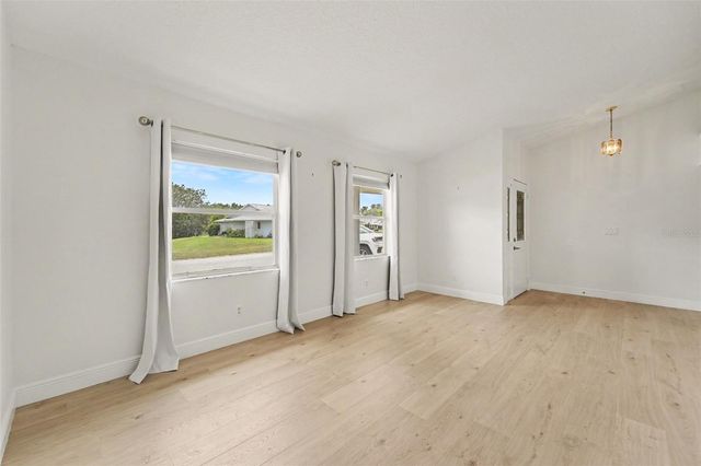26166 NEWCOMBE CIR, Leesburg, FL 34748