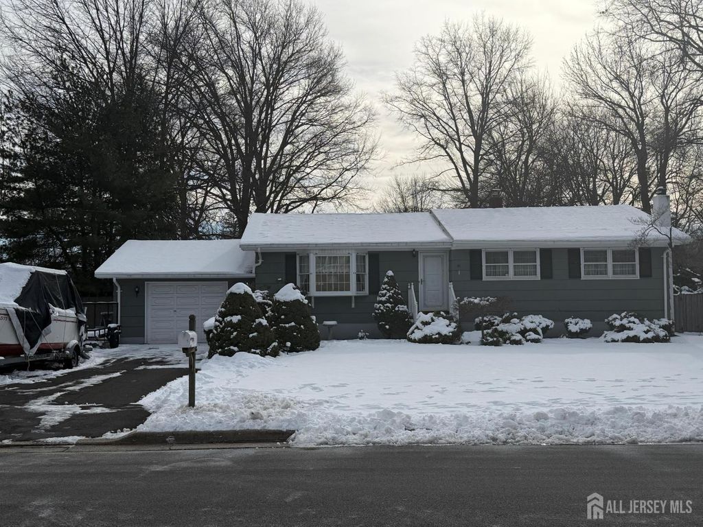 51 Adams Street, Edison, NJ 08820