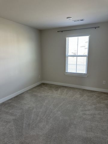 221 Pryor Dr, Gallatin, TN 37066