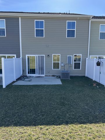 221 Pryor Dr, Gallatin, TN 37066