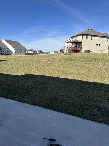 221 Pryor Dr, Gallatin, TN 37066