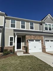 221 Pryor Dr, Gallatin, TN 37066