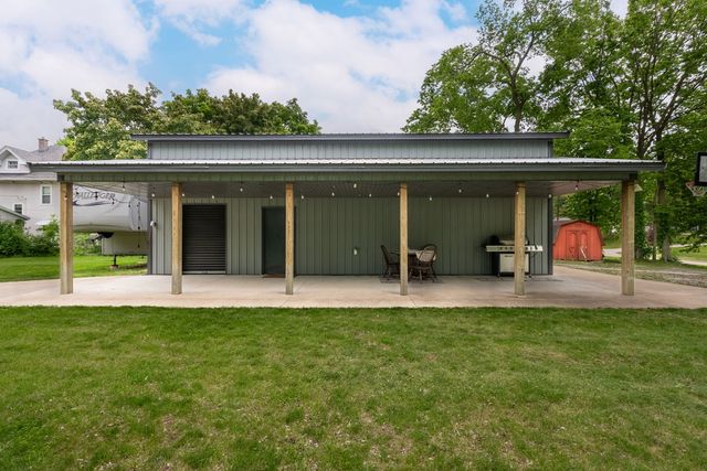 402 2nd Avenue South, Cordova, IL 61242