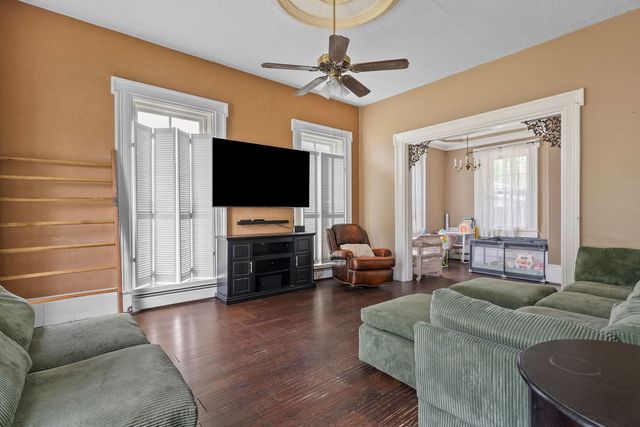 402 2nd Avenue South, Cordova, IL 61242