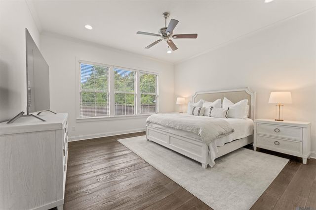 1954 Sugar Cane Ln, Baton Rouge, LA 70810