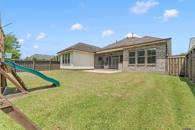1954 Sugar Cane Ln, Baton Rouge, LA 70810