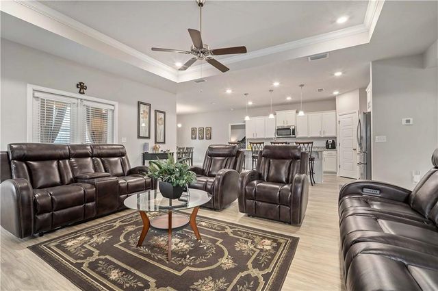 8186 Marigold N Loop, Semmes, AL 36575