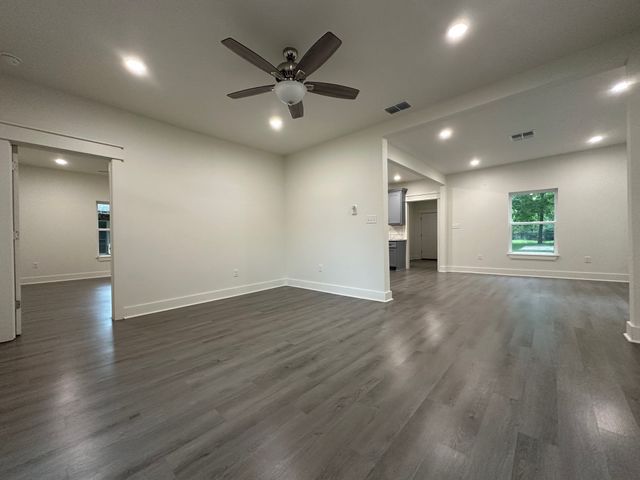 907 Davis Street S, Sulphur Springs, TX 75482